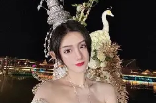 “京圈恶少”王烁：睡遍娱乐圈女星殴打继母王艳枪指刘涛老公