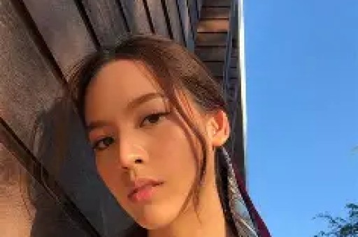 网红司晓迪直播骂白鹿“素颜普通、媚男看不起人”！评论区翻车连闺蜜都拆台蹭热度翻车最快的一次