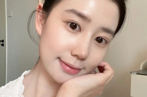 “初代捞女网红”三场直播赚1亿当年傍的大款都上赶着蹭她热度